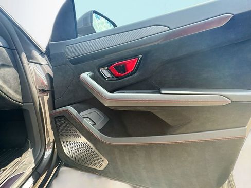 Used 2024 Lamborghini Urus Performante image 36