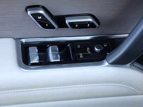 Used 2023 Land Rover Range Rover First Edition image 14