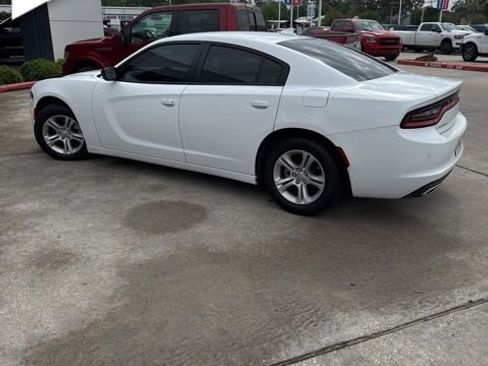 Used 2023 Dodge Charger SXT image 2