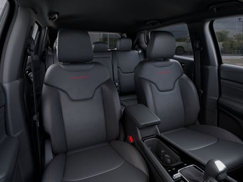 New 2025 Jeep Compass Trailhawk w/ Trailhawk Elite Group AWD/4WD image 16