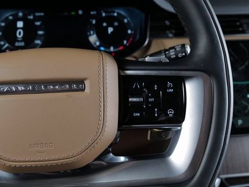 Certified 2026 Land Rover Range Rover SE AWD/4WD image 19
