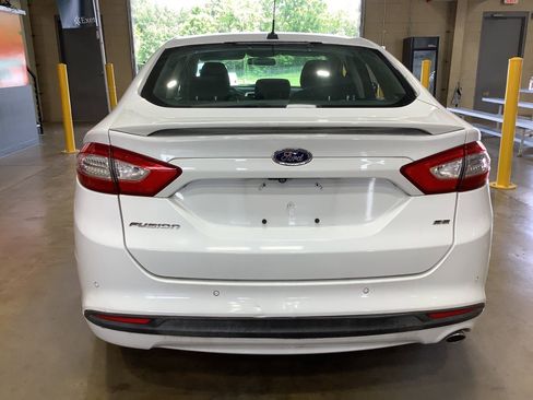 Used 2016 Ford Fusion SE FWD image 6