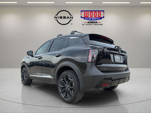 Certified 2025 Nissan Kicks SR FWD image 4