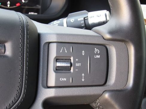 Used 2022 Land Rover Defender 90 X-Dynamic HSE AWD/4WD image 23