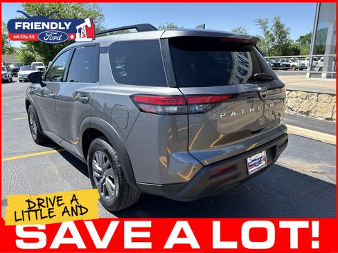 Used 2024 Nissan Pathfinder SV FWD image 7