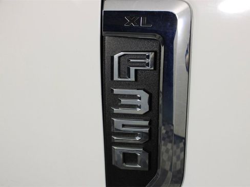 Used 2022 Ford F350 XL w/ Power Equipment Group image 10