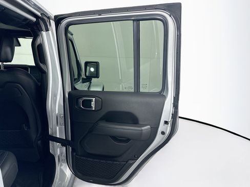 Used 2024 Jeep Wrangler Unlimited Rubicon 4xe image 31