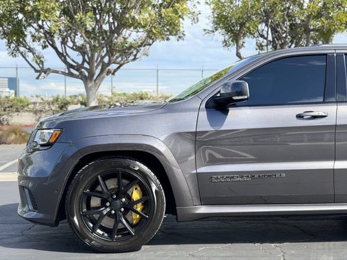 Used 2018 Jeep Grand Cherokee Trackhawk AWD/4WD image 8