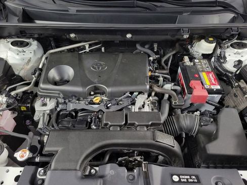 Used 2021 Toyota RAV4 LE image 13