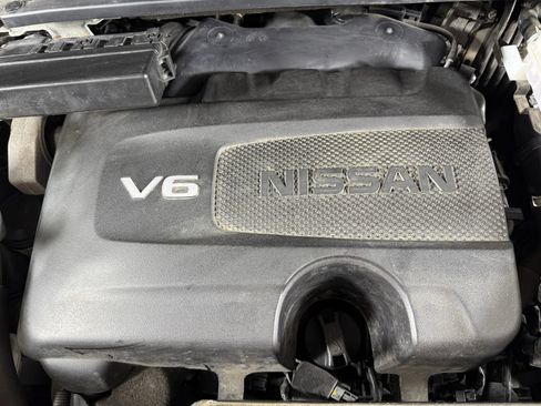 Used 2019 Nissan Pathfinder SV AWD/4WD image 16