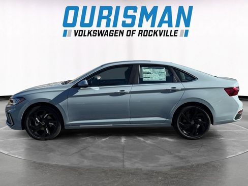 New 2026 Volkswagen Jetta SE image 3