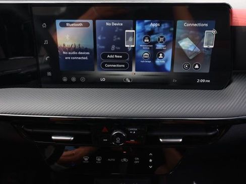 New 2026 Nissan Kicks SR image 29