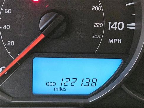 Used 2016 Toyota RAV4 LE FWD image 11