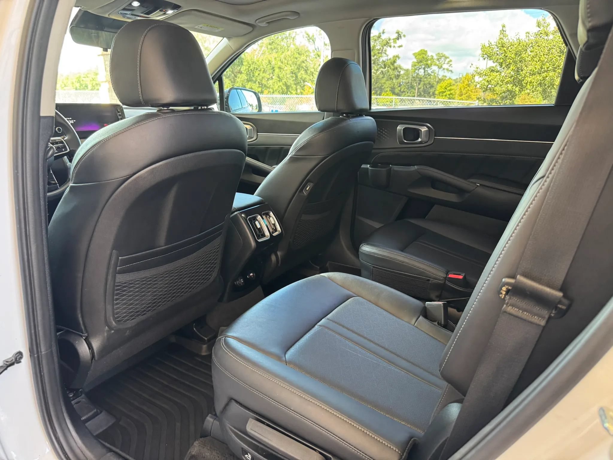 Used 2022 Kia Sorento SX FWD image 16