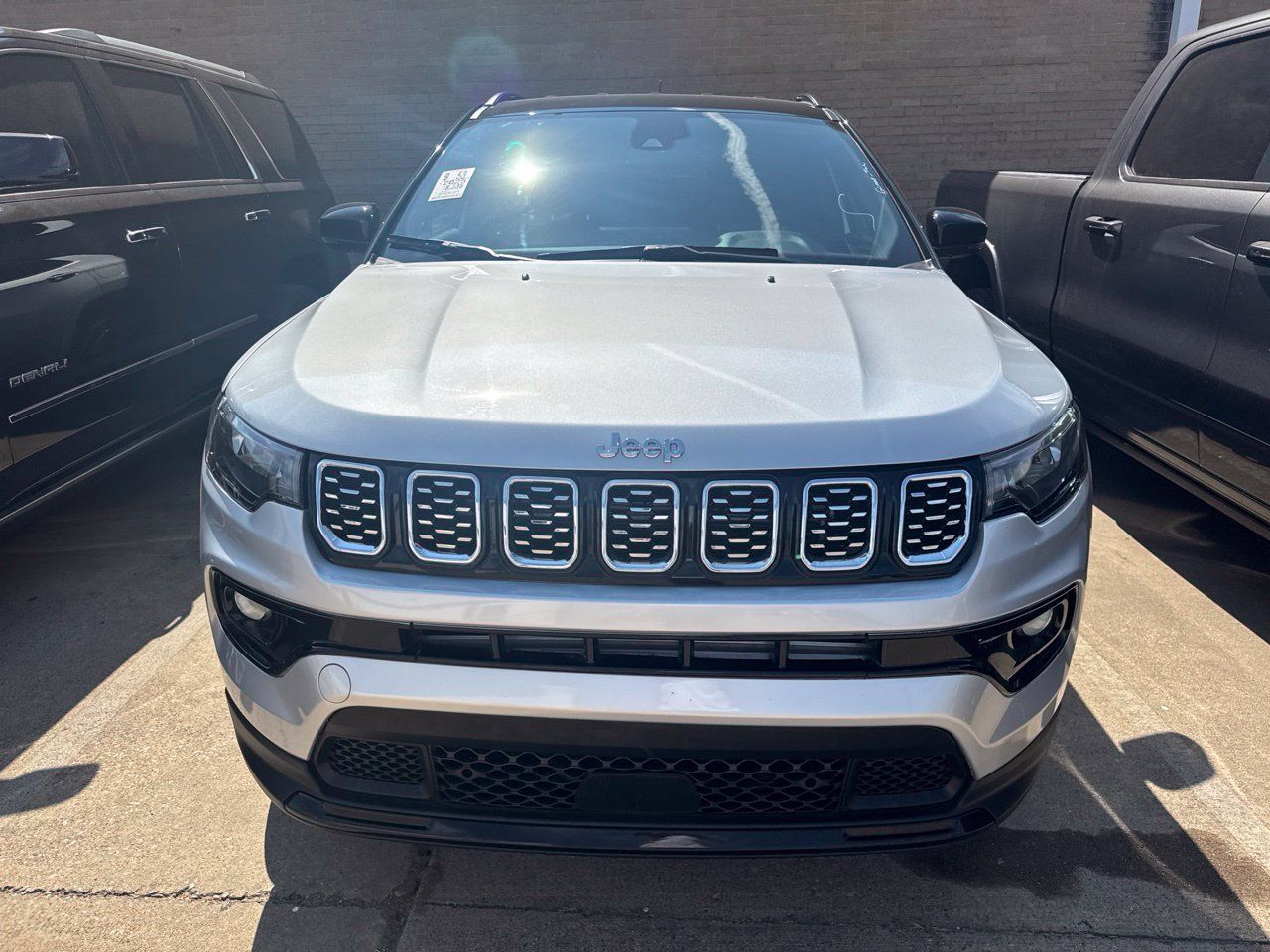 Used 2025 Jeep Compass Limited AWD/4WD image 2