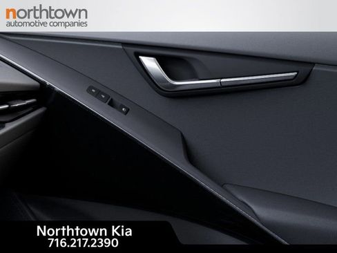 New 2025 Kia Niro LX image 26