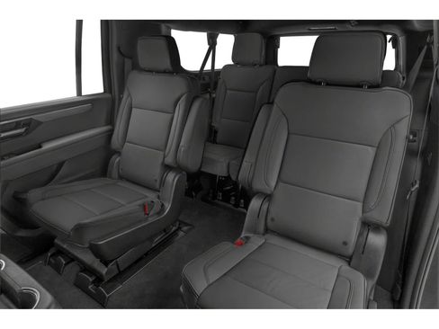 Used 2025 Chevrolet Suburban Premier RWD image 8