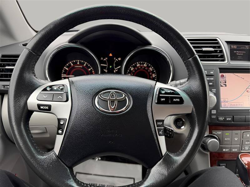 Used 2011 Toyota Highlander Limited w/ Tow Pkg FWD image 42