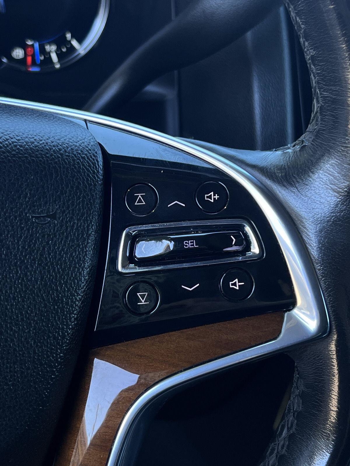 Used 2020 Cadillac Escalade 2WD image 11