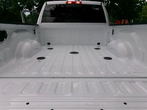 Used 2024 RAM 2500 Tradesman w/ Chrome Appearance Group AWD/4WD image 10