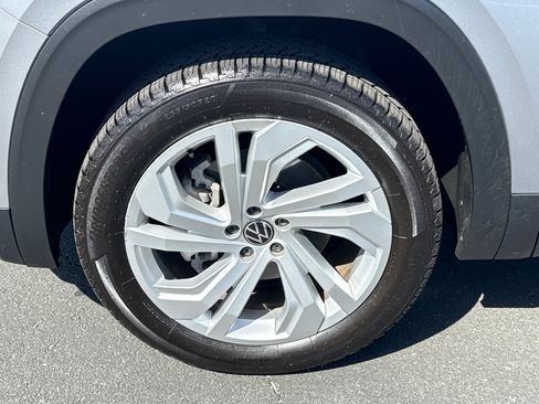 Used 2021 Volkswagen Atlas SE w/ Panoramic Sunroof Package FWD image 5