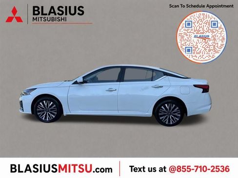 Used 2023 Nissan Altima 2.5 SV AWD/4WD image 19