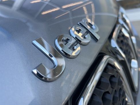 Used 2024 Jeep Compass Limited image 40