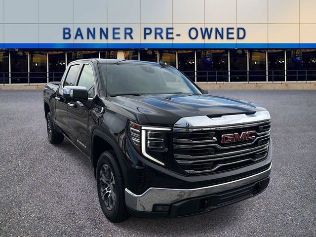 Used 2025 GMC Sierra 1500 SLT AWD/4WD image 1