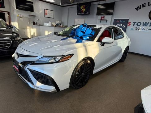 Used 2024 Toyota Camry XSE FWD image 4
