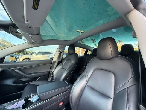 Used 2020 Tesla Model 3 image 17