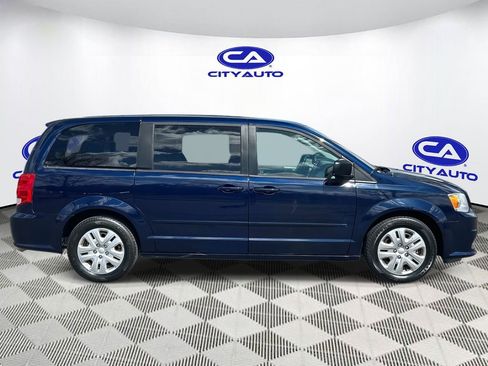 Used 2016 Dodge Grand Caravan SE w/ Quick Order Package 29E SE image 2