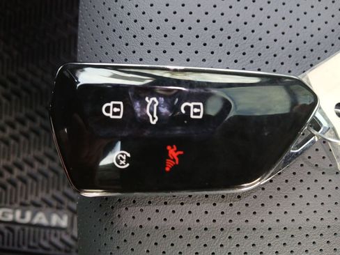 New 2026 Volkswagen Tiguan SE R-Line image 28