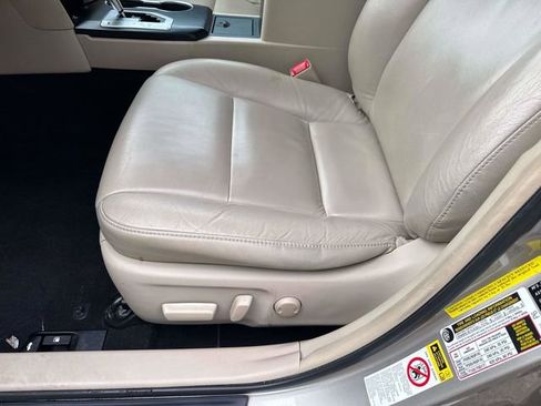 Used 2013 Toyota Camry LE image 21