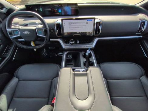 New 2025 Ford Expedition Platinum w/ Stealth Performance Package image 15