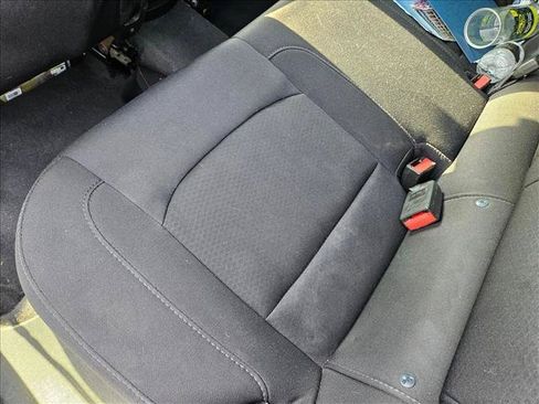 Used 2018 Chevrolet Malibu LT FWD image 16