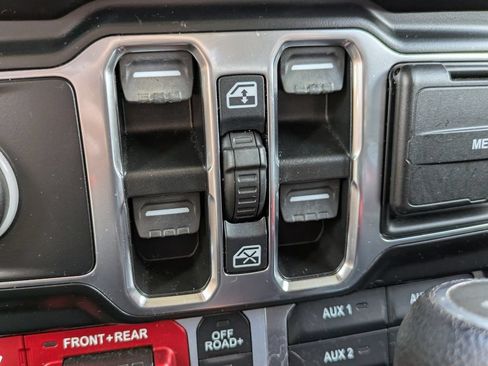 Used 2021 Jeep Wrangler Unlimited Rubicon AWD/4WD image 24
