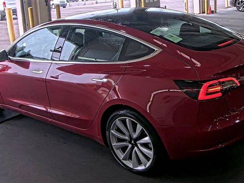 Used 2018 Tesla Model 3 Long Range AWD/4WD image 4