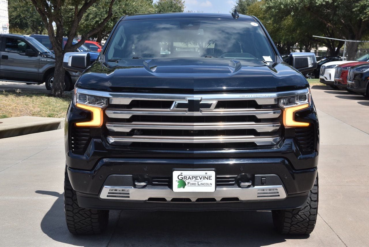 Used 2022 Chevrolet Silverado 1500 High Country w/ Max Trailering Package AWD/4WD image 3
