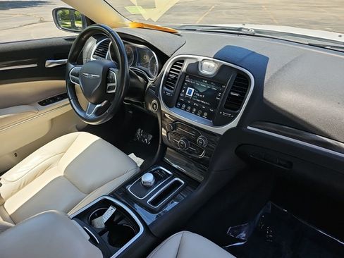 Used 2021 Chrysler 300 Touring L AWD/4WD image 13
