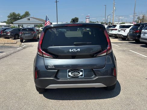 Used 2025 Kia Soul LX w/ LX Technology Package FWD image 5