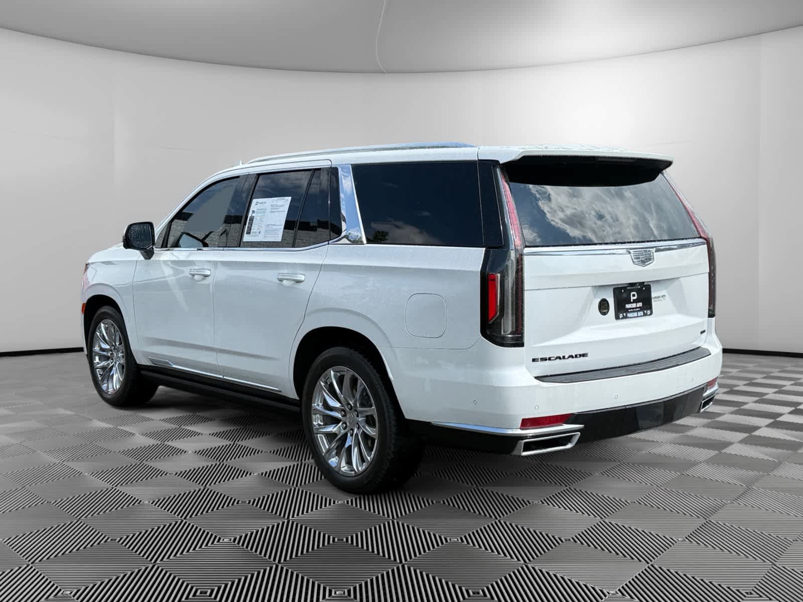 Used 2022 Cadillac Escalade Premium Luxury w/ Performance Package AWD/4WD image 3