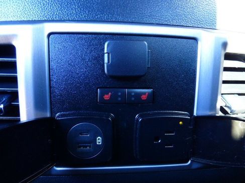 Used 2022 Ford F350 Platinum image 28