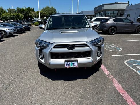 Used 2021 Toyota 4Runner TRD Off-Road Premium w/ Moonroof Package AWD/4WD image 2