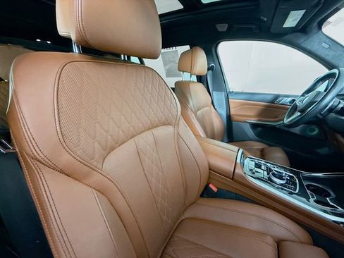 Used 2024 BMW X7 M60i w/ Executive Package image 31