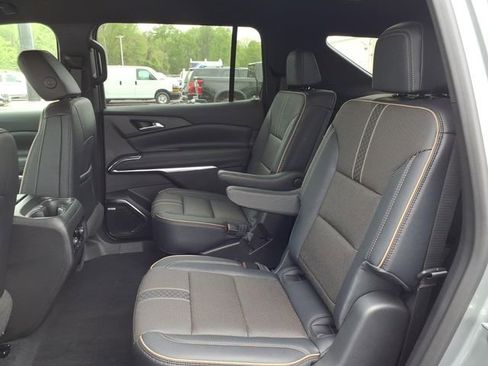 New 2026 Chevrolet Traverse High Country FWD image 10