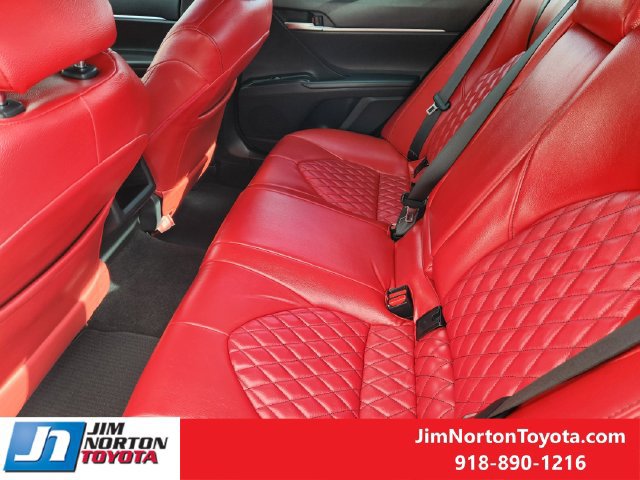 Used 2018 Toyota Camry SE w/ Moonroof Package FWD image 30