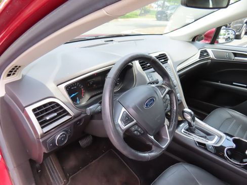 Used 2014 Ford Fusion SE w/ Equipment Group 202A FWD image 13