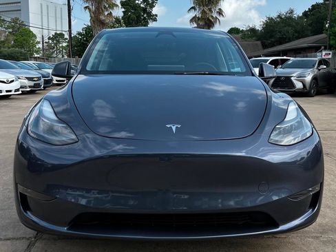Used 2023 Tesla Model Y AWD image 2