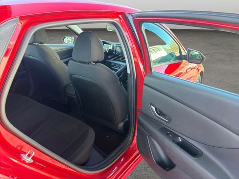 Used 2021 Hyundai Elantra SEL w/ Convenience Package image 15