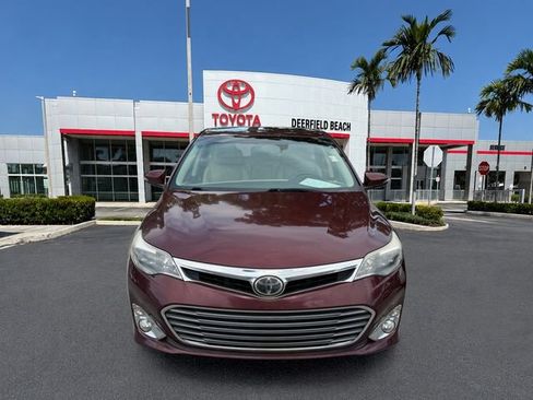 Used 2014 Toyota Avalon Limited w/ Technology Package FWD image 2